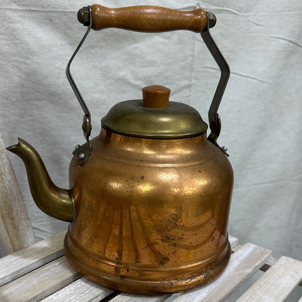 Centuria vintage Copper-Color Stovetop Kettle with Wood Handle
